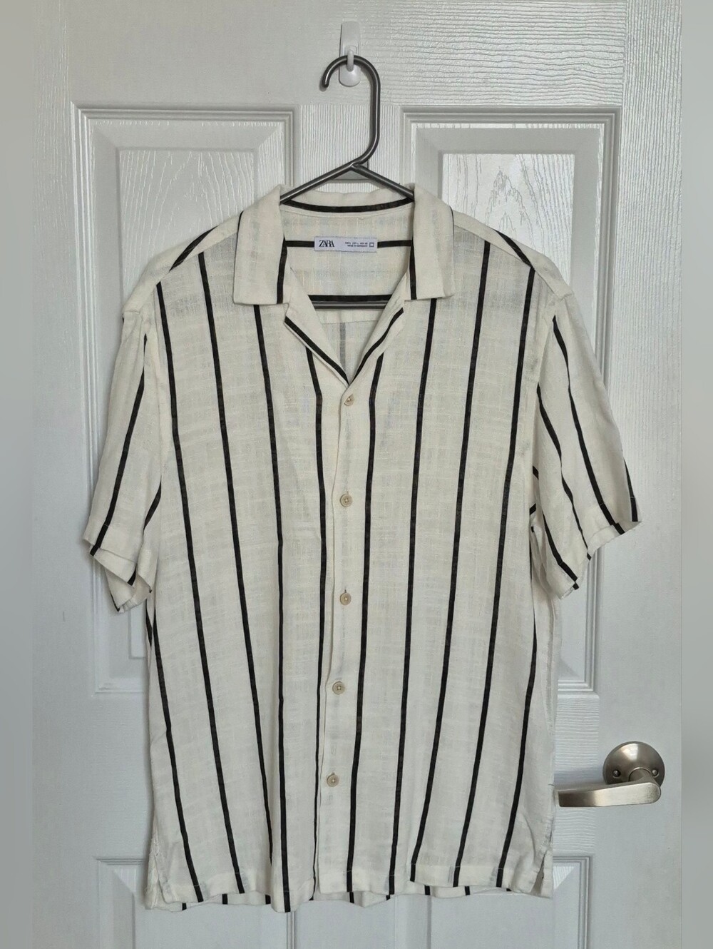 Zara Short-Sleeve Button-Down Shirt with Black Stripes - Large